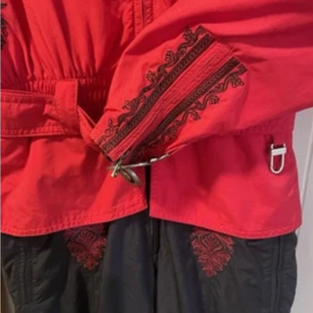 Bogner Vibrant 1990’s Red & Black Ski Suit with Black Embroidery - Picture 12 of 13